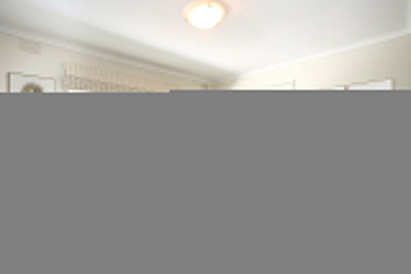 Photo - 9 Circle Drive North, Cranbourne VIC 3977 - Image 6