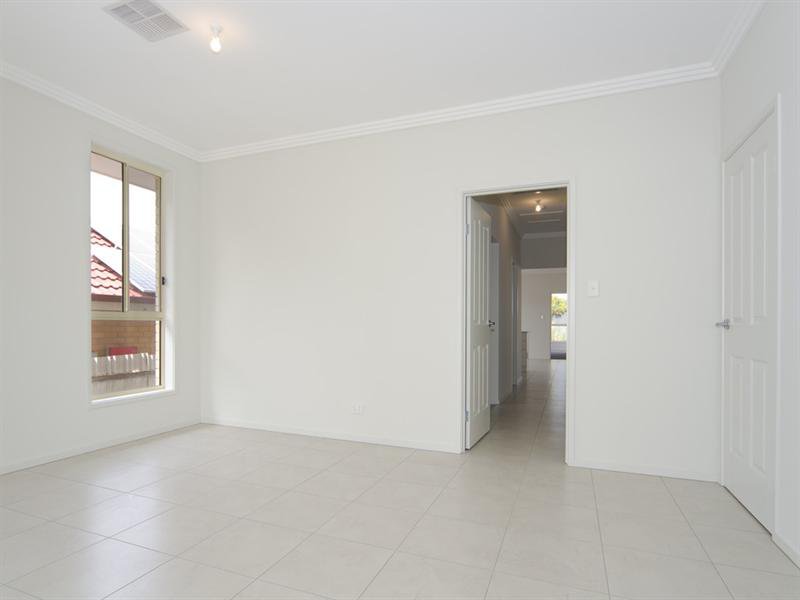 Photo - 9 Clement Terrace, Christies Beach SA 5165 - Image 3