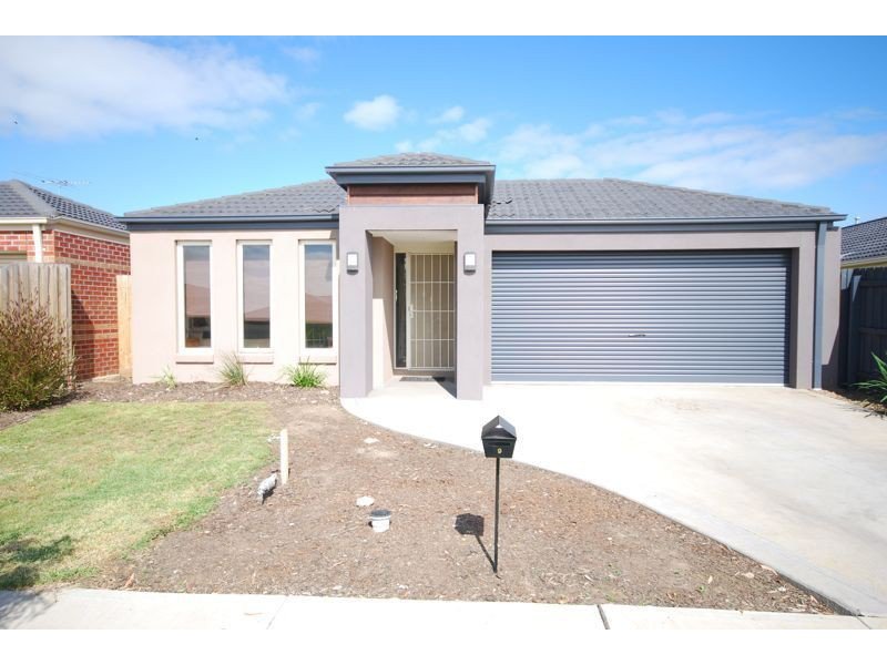 9 Cleopatra Drive, Cranbourne VIC 3977