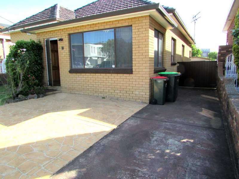 Photo - 9 Clevedon Road, Hurstville NSW 2220 - Image 2