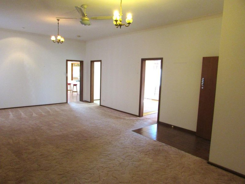 Photo - 9 Clevedon Road, Hurstville NSW 2220 - Image 3