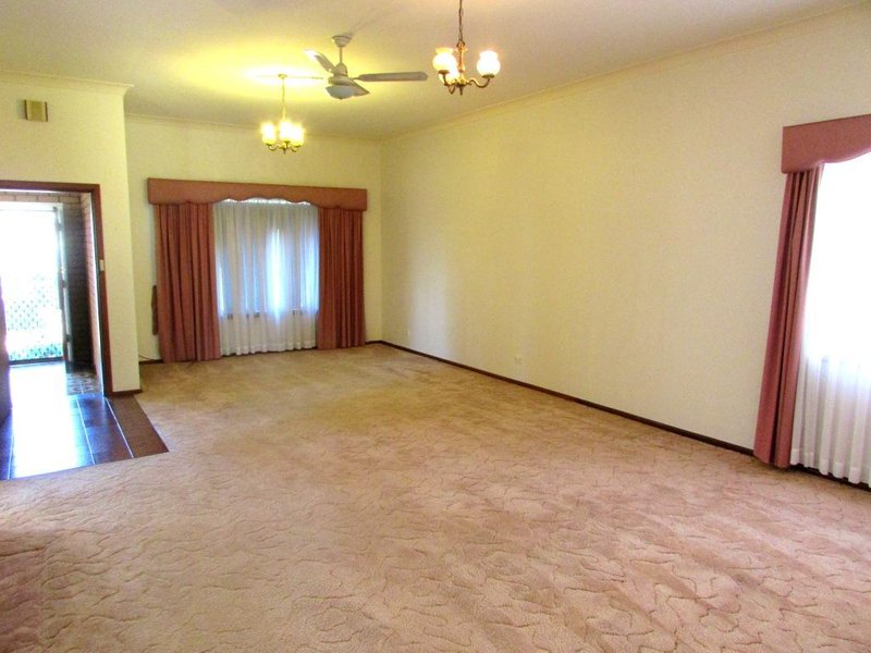 Photo - 9 Clevedon Road, Hurstville NSW 2220 - Image 12