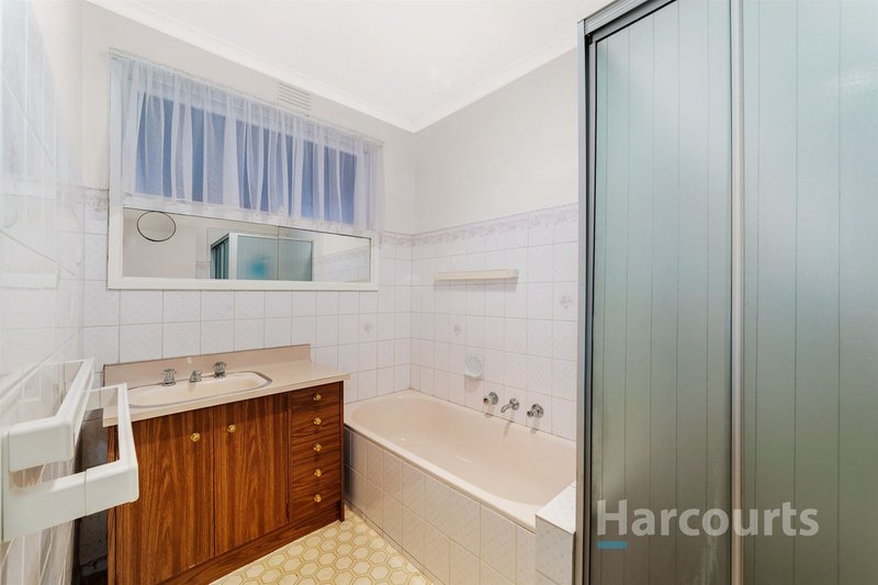 Photo - 9 Cloverlea Drive, Wantirna VIC 3152 - Image 6