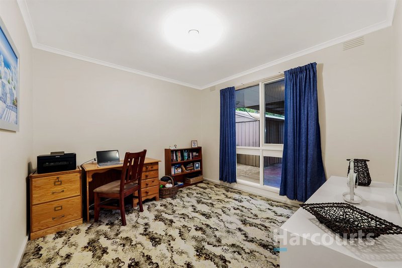 Photo - 9 Cloverlea Drive, Wantirna VIC 3152 - Image 7