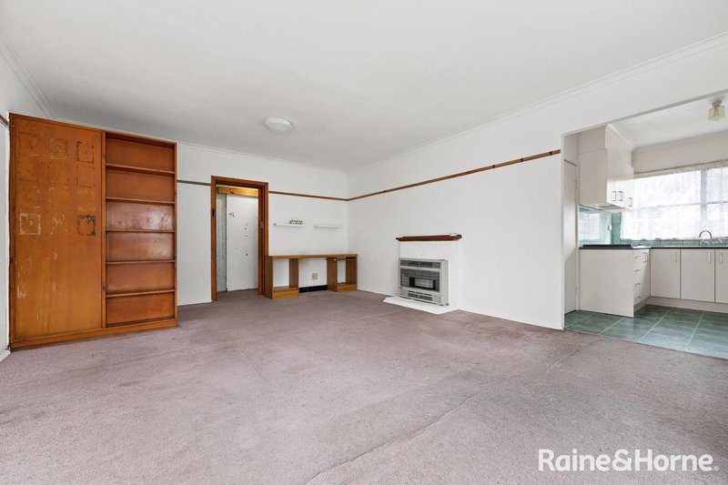 Photo - 9 Cohuna Street, Broadmeadows VIC 3047 - Image 3