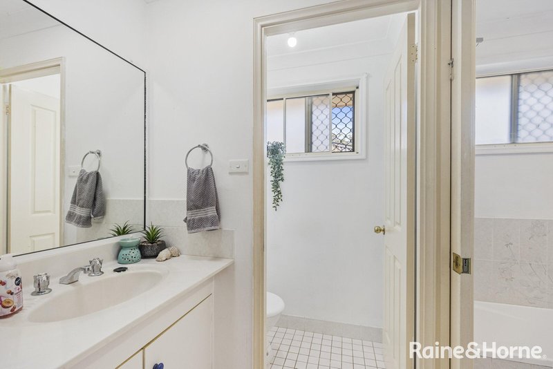 Photo - 9 Collaroy Close, Chittaway Bay NSW 2261 - Image 10