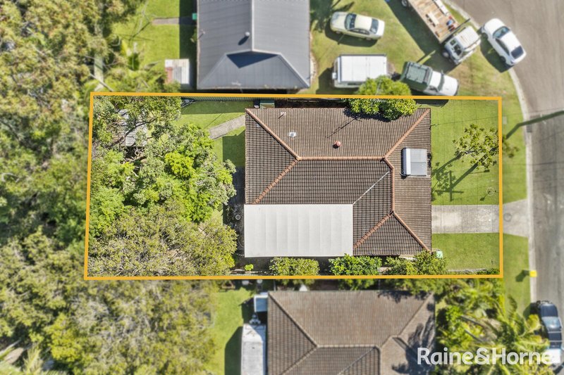 Photo - 9 Collaroy Close, Chittaway Bay NSW 2261 - Image 11