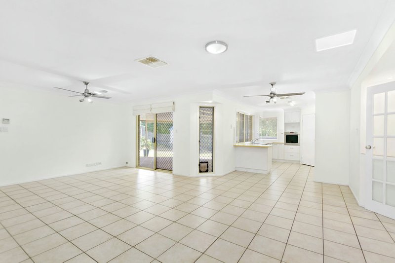 Photo - 9 Conjola Street, North Lakes QLD 4509 - Image 6