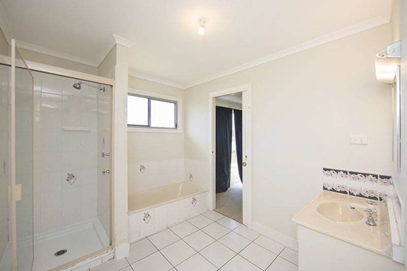 Photo - 9 Cooloola Close, South Gladstone QLD 4680 - Image 10