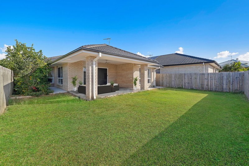 Photo - 9 Cooloola Crescent, North Lakes QLD 4509 - Image 10