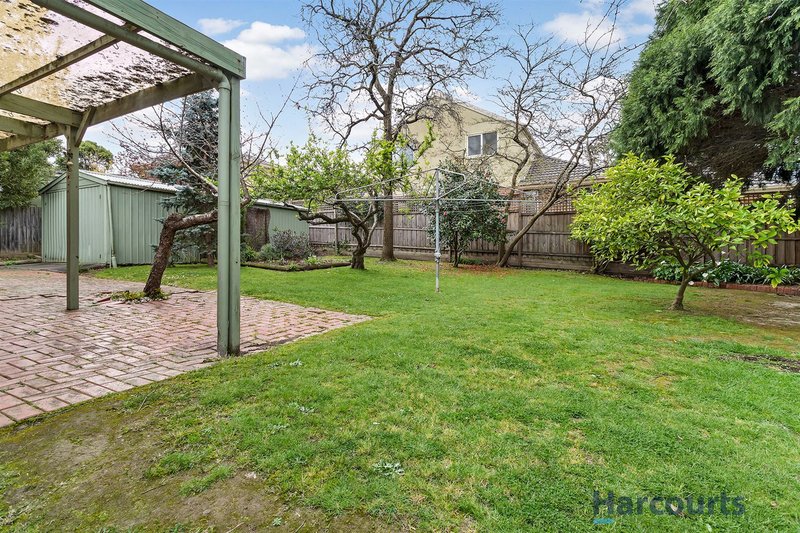 Photo - 9 Coomleigh Avenue, Glen Waverley VIC 3150 - Image 8