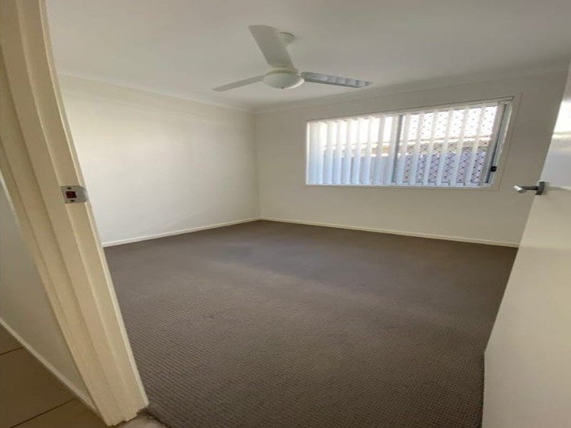 Photo - 9 Coralie Avenue, Wynnum West QLD 4178 - Image 4