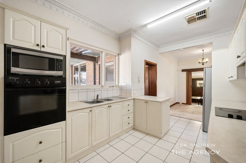 Photo - 9 Cormack Road, Alfred Cove WA 6154 - Image 6