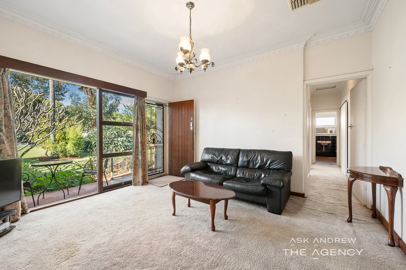 Photo - 9 Cormack Road, Alfred Cove WA 6154 - Image 9