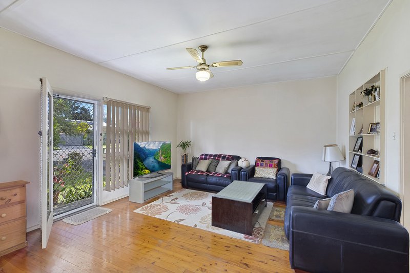 Photo - 9 Cornish Avenue, Killarney Vale NSW 2261 - Image 3