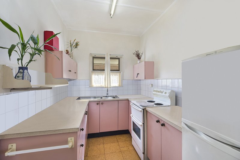 Photo - 9 Cornish Avenue, Killarney Vale NSW 2261 - Image 5