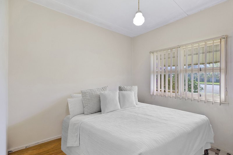 Photo - 9 Cornish Avenue, Killarney Vale NSW 2261 - Image 6
