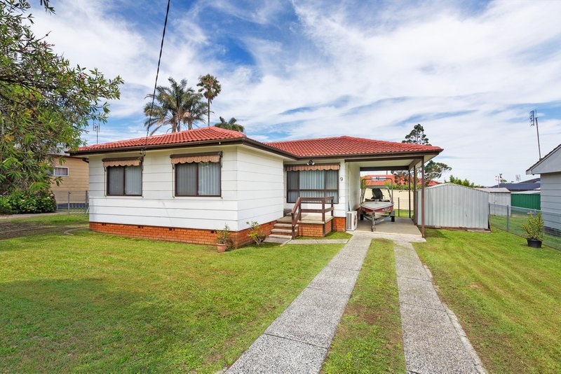 9 Cornwall Avenue, Gorokan NSW 2263