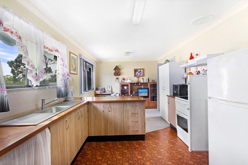 Photo - 9 Cornwall Avenue, Gorokan NSW 2263 - Image 3