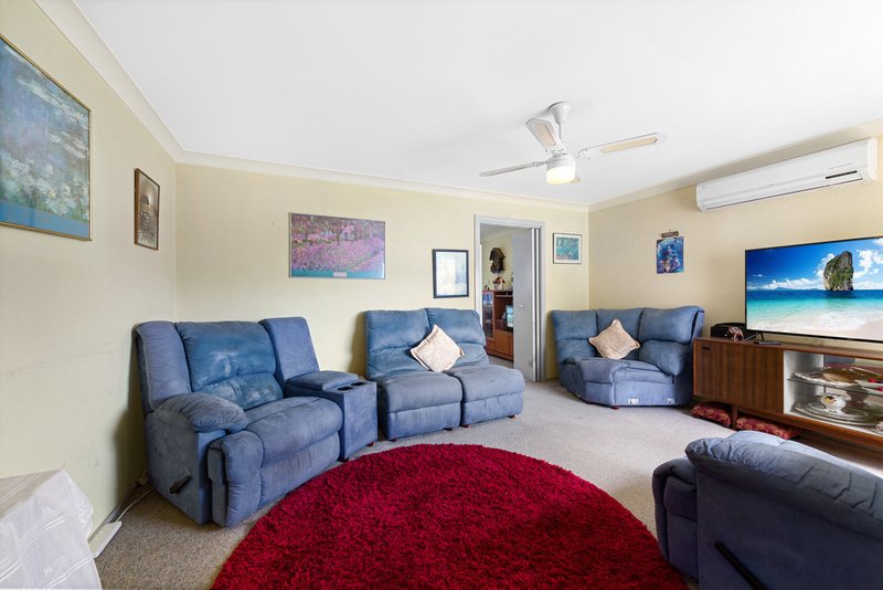 Photo - 9 Cornwall Avenue, Gorokan NSW 2263 - Image 4