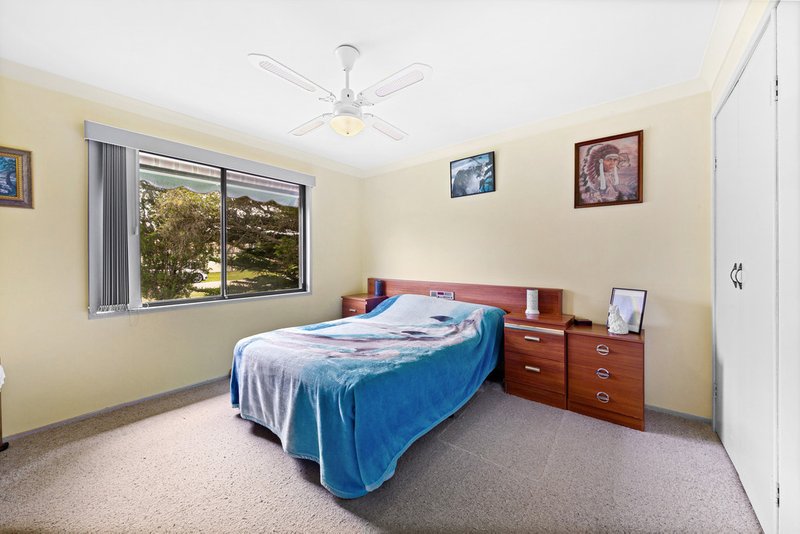 Photo - 9 Cornwall Avenue, Gorokan NSW 2263 - Image 6