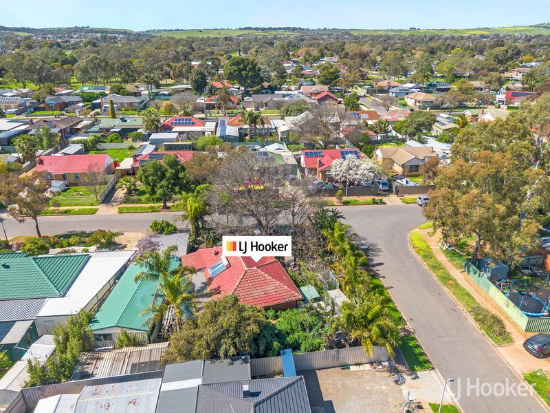 Photo - 9 Counter Road, Elizabeth Downs SA 5113 - Image 3