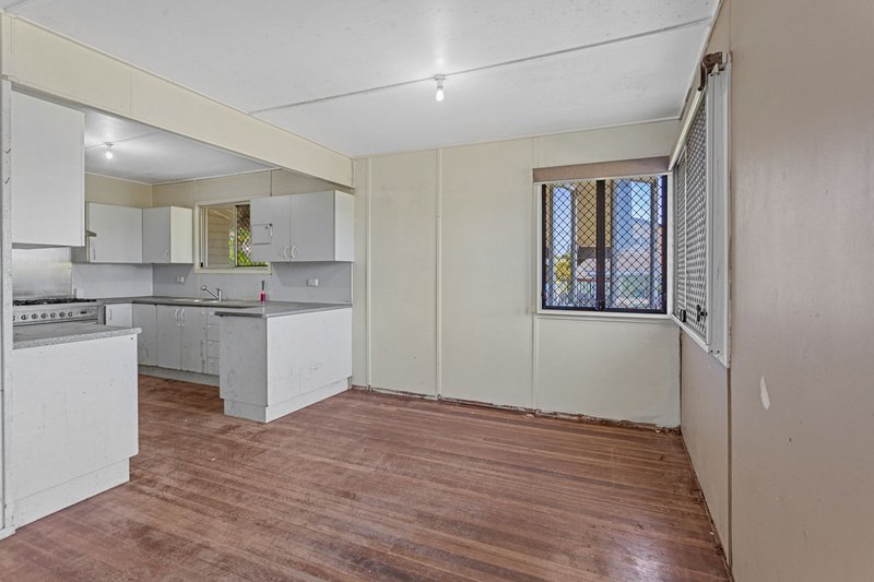 Photo - 9 Coverack Street, Leichhardt QLD 4305 - Image 3