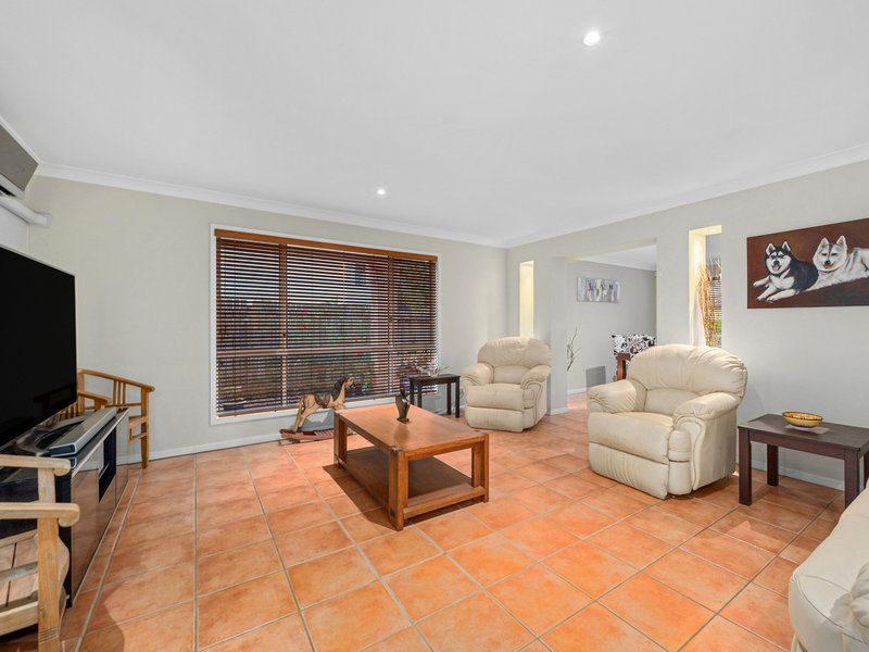 Photo - 9 Cowie Road, Carseldine QLD 4034 - Image 6