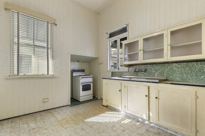 Photo - 9 Cox Road, Windsor QLD 4030 - Image 5