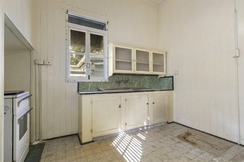 Photo - 9 Cox Road, Windsor QLD 4030 - Image 6
