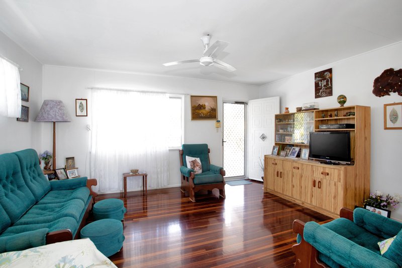 Photo - 9 Crane Street, Slade Point QLD 4740 - Image 3