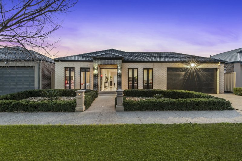 9 Cranwell Square, Caroline Springs VIC 3023