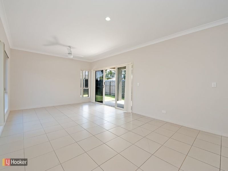 Photo - 9 Crenshaw St , North Lakes QLD 4509 - Image 6