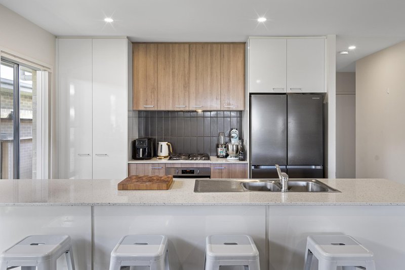 Photo - 9 Crinum Circuit, Coomera QLD 4209 - Image 3