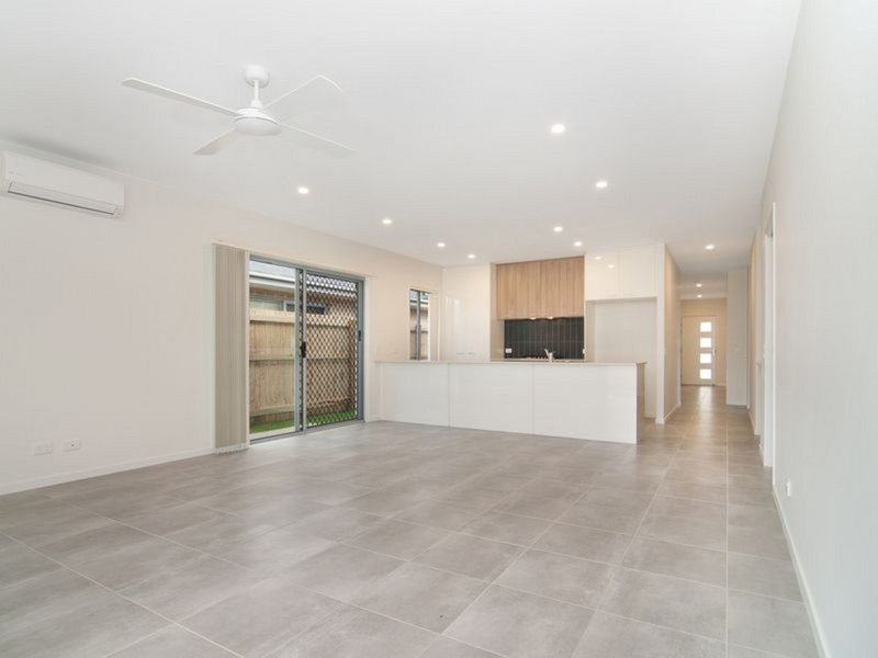 Photo - 9 Crinum Circuit, Coomera QLD 4209 - Image 4