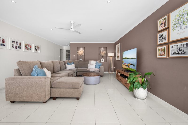 Photo - 9 Cristobel Court, Broadbeach Waters QLD 4218 - Image 7