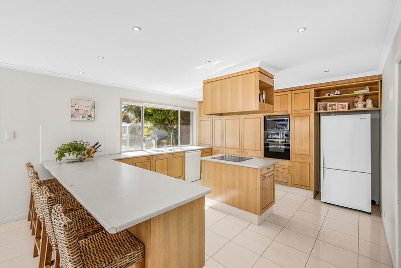 Photo - 9 Cristobel Court, Broadbeach Waters QLD 4218 - Image 11