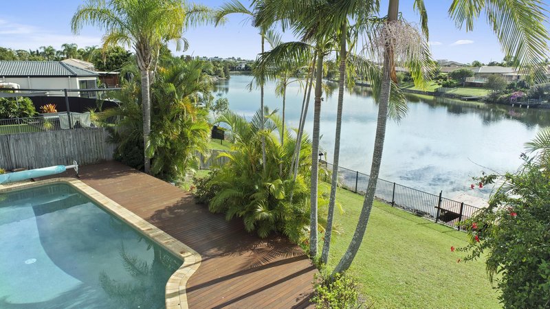 9 Cumberland Drive, Varsity Lakes QLD 4227