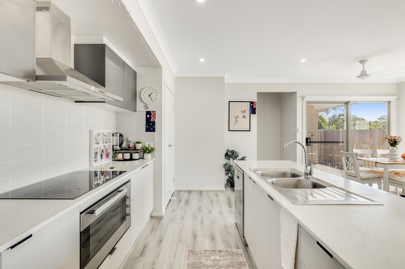 Photo - 9 Dallas Street, Cotswold Hills QLD 4350 - Image 6