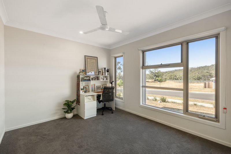 Photo - 9 Dallas Street, Cotswold Hills QLD 4350 - Image 7