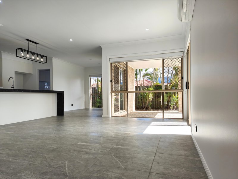Photo - 9 Danielle Street, Oxenford QLD 4210 - Image 5