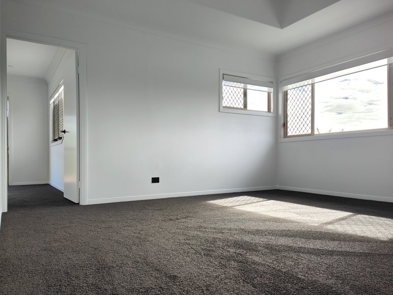 Photo - 9 Danielle Street, Oxenford QLD 4210 - Image 8