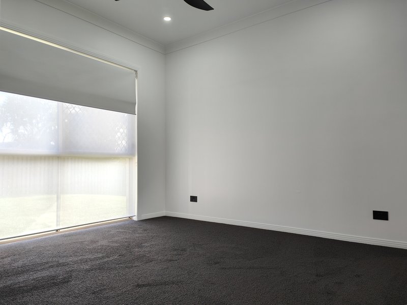 Photo - 9 Danielle Street, Oxenford QLD 4210 - Image 11
