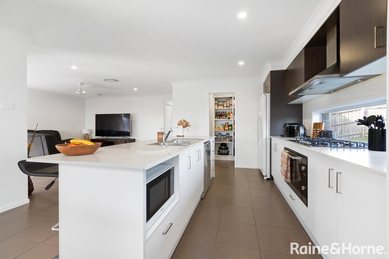 Photo - 9 Darkmouth Street, Chisholm NSW 2322 - Image 3