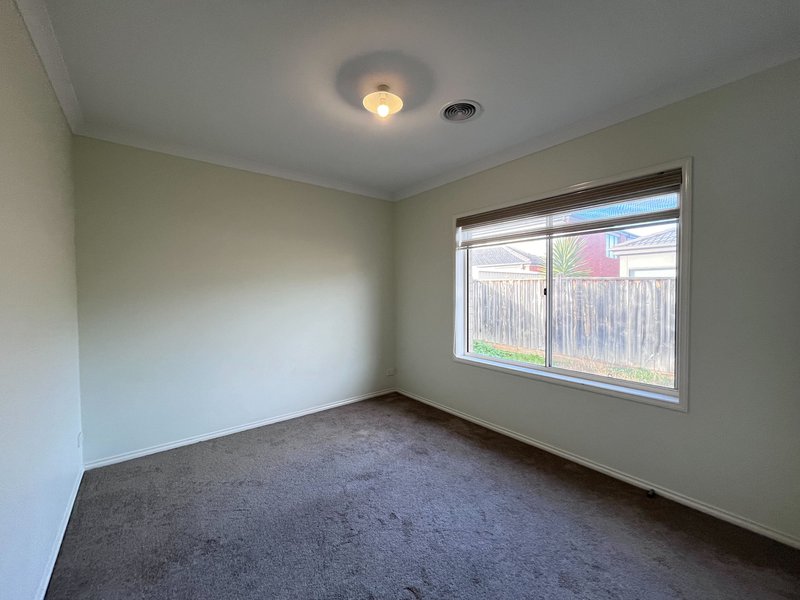 Photo - 9 Darter Way, Williams Landing VIC 3027 - Image 11