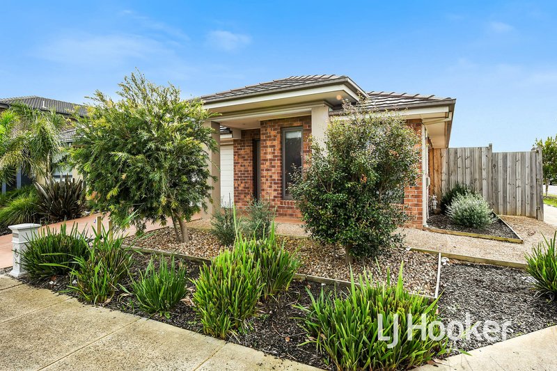 Photo - 9 Deegan Way, Cranbourne East VIC 3977 - Image 2