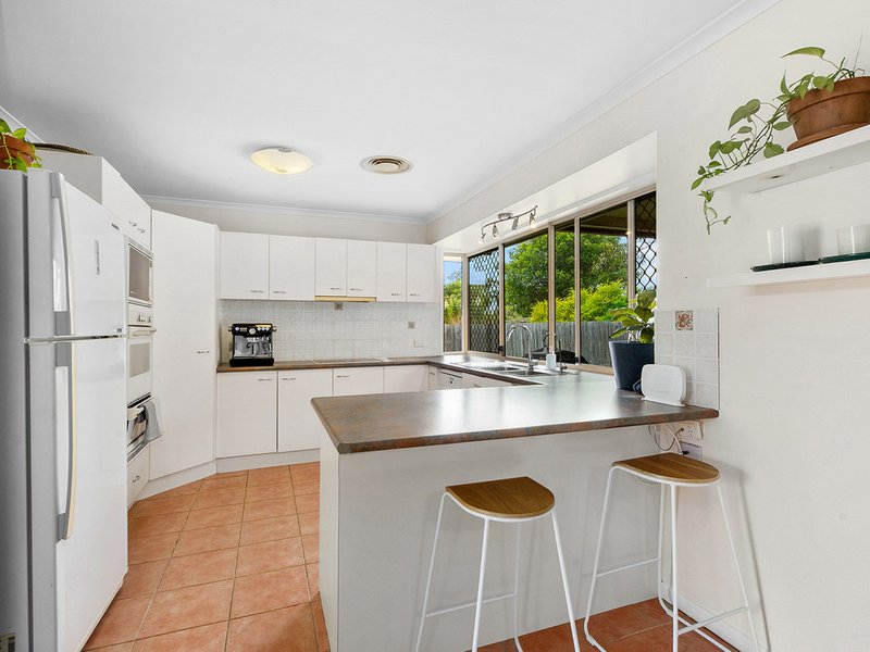 Photo - 9 Delvin Court, Arana Hills QLD 4054 - Image 6