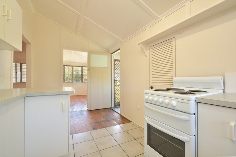 Photo - 9 Dennis Street, Gladstone Central QLD 4680 - Image 7