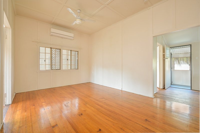 Photo - 9 Dennis Street, Gladstone Central QLD 4680 - Image 13