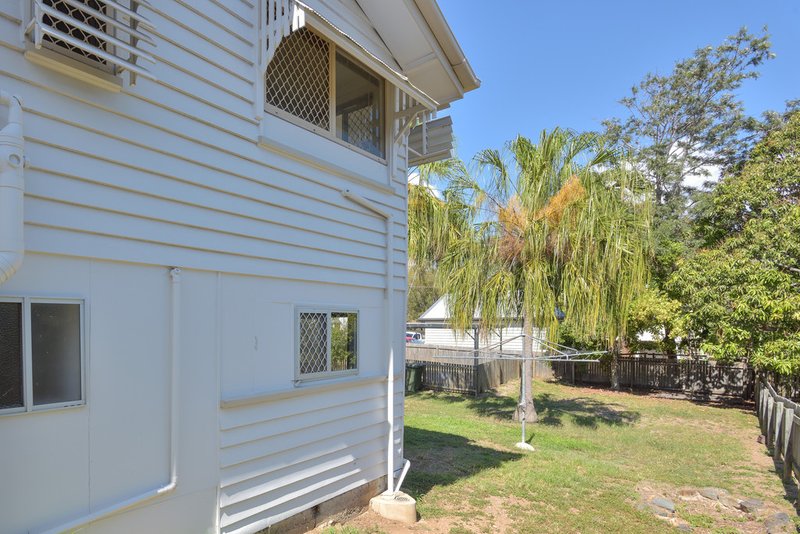 Photo - 9 Dennis Street, Gladstone Central QLD 4680 - Image 18